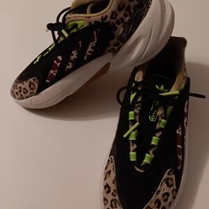 Adidas Ozelia Animal Print Shoes/ Sneakers(HO0827)Preowned Men's6.5  Womens7.5
